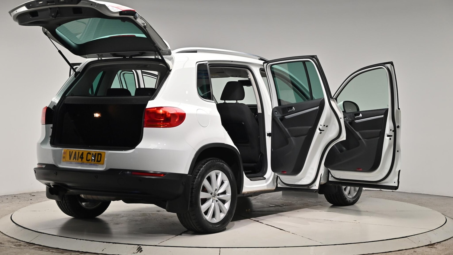 Used Volkswagen Tiguan 2014 for sale - 76832852: Photo 69