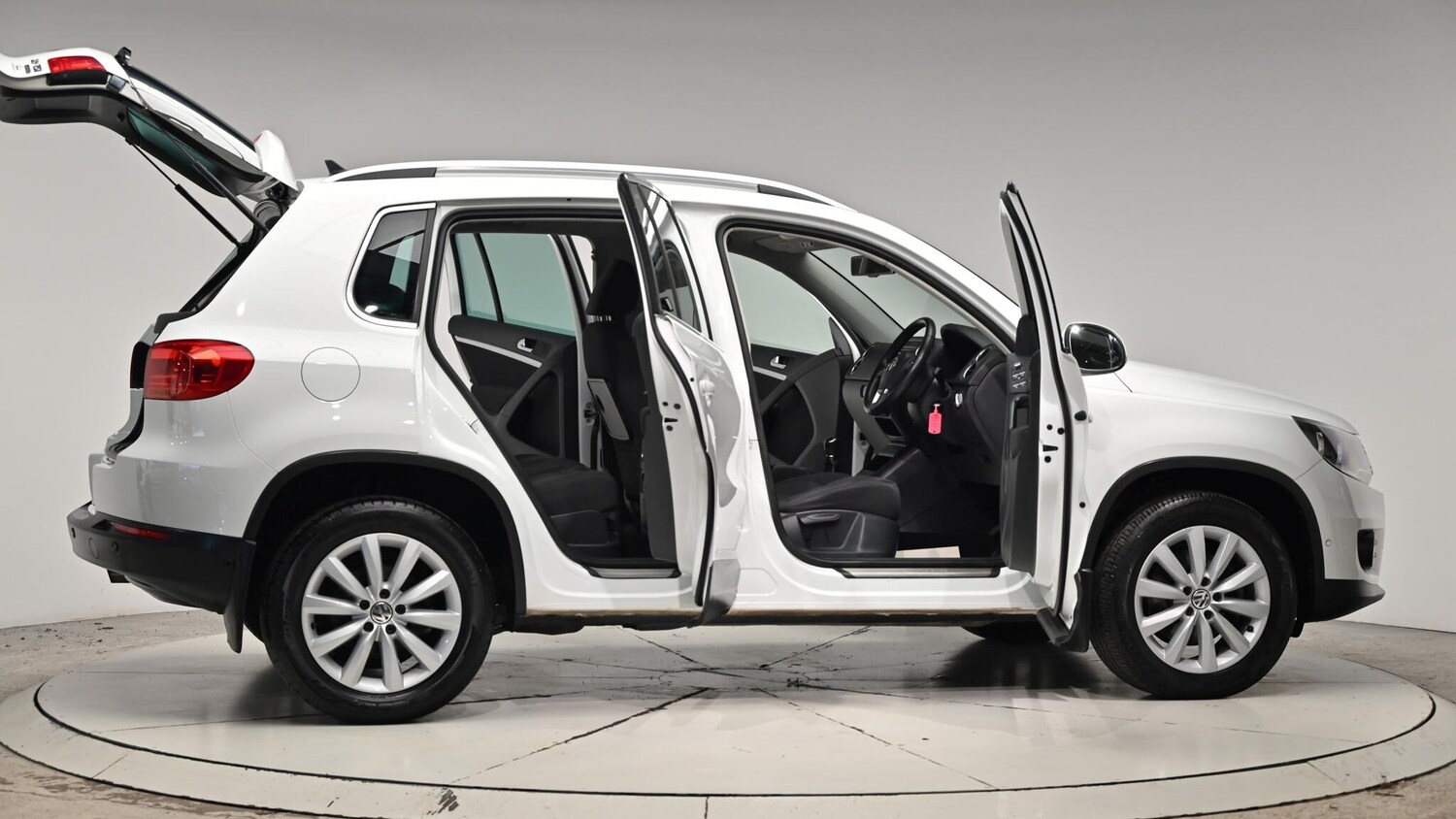 Used Volkswagen Tiguan 2014 for sale - 76832852: Photo 73