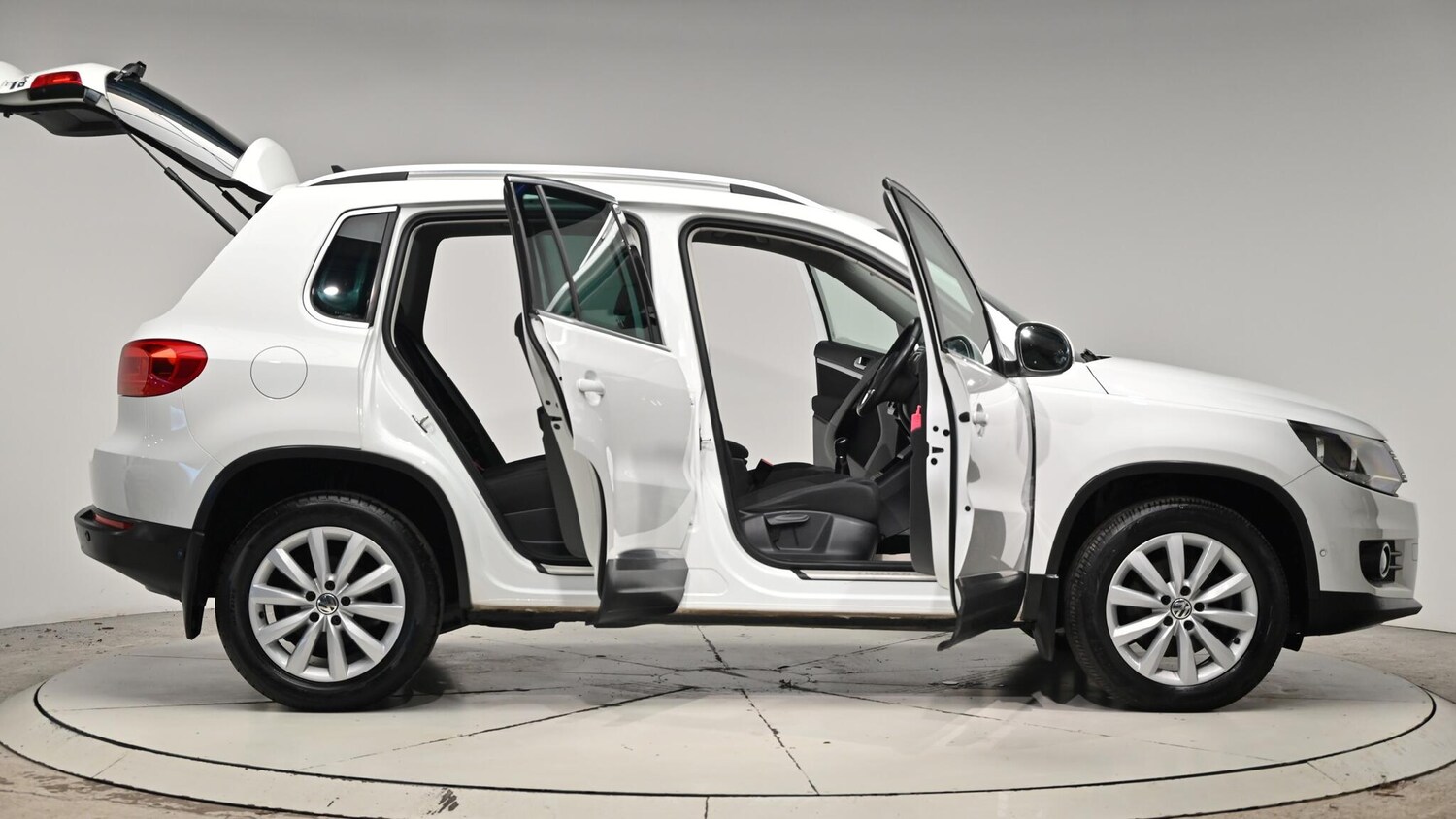 Used Volkswagen Tiguan 2014 for sale - 76832852: Photo 74