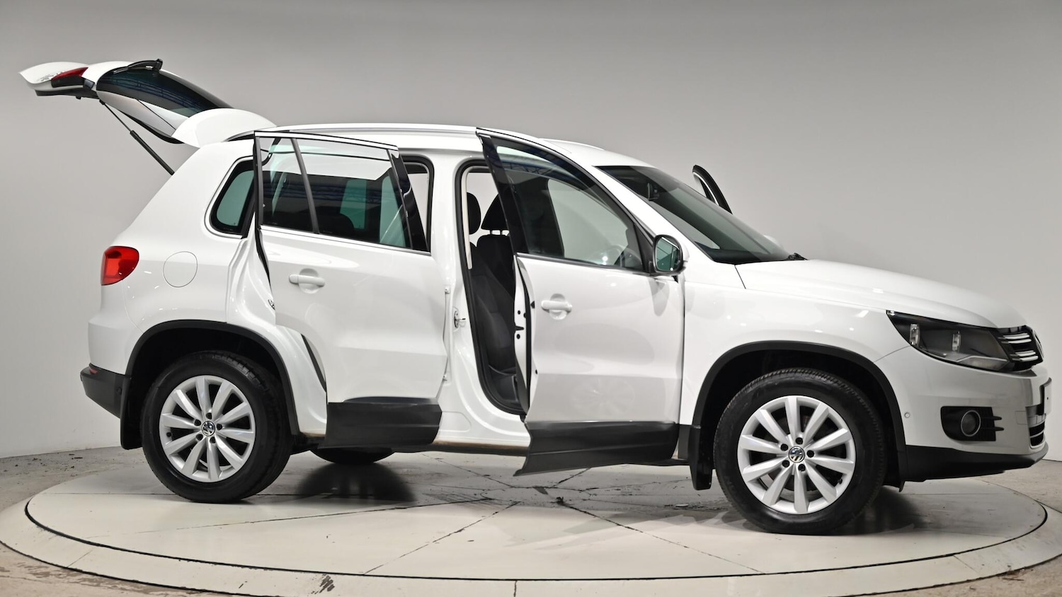 Used Volkswagen Tiguan 2014 for sale - 76832852: Photo 76