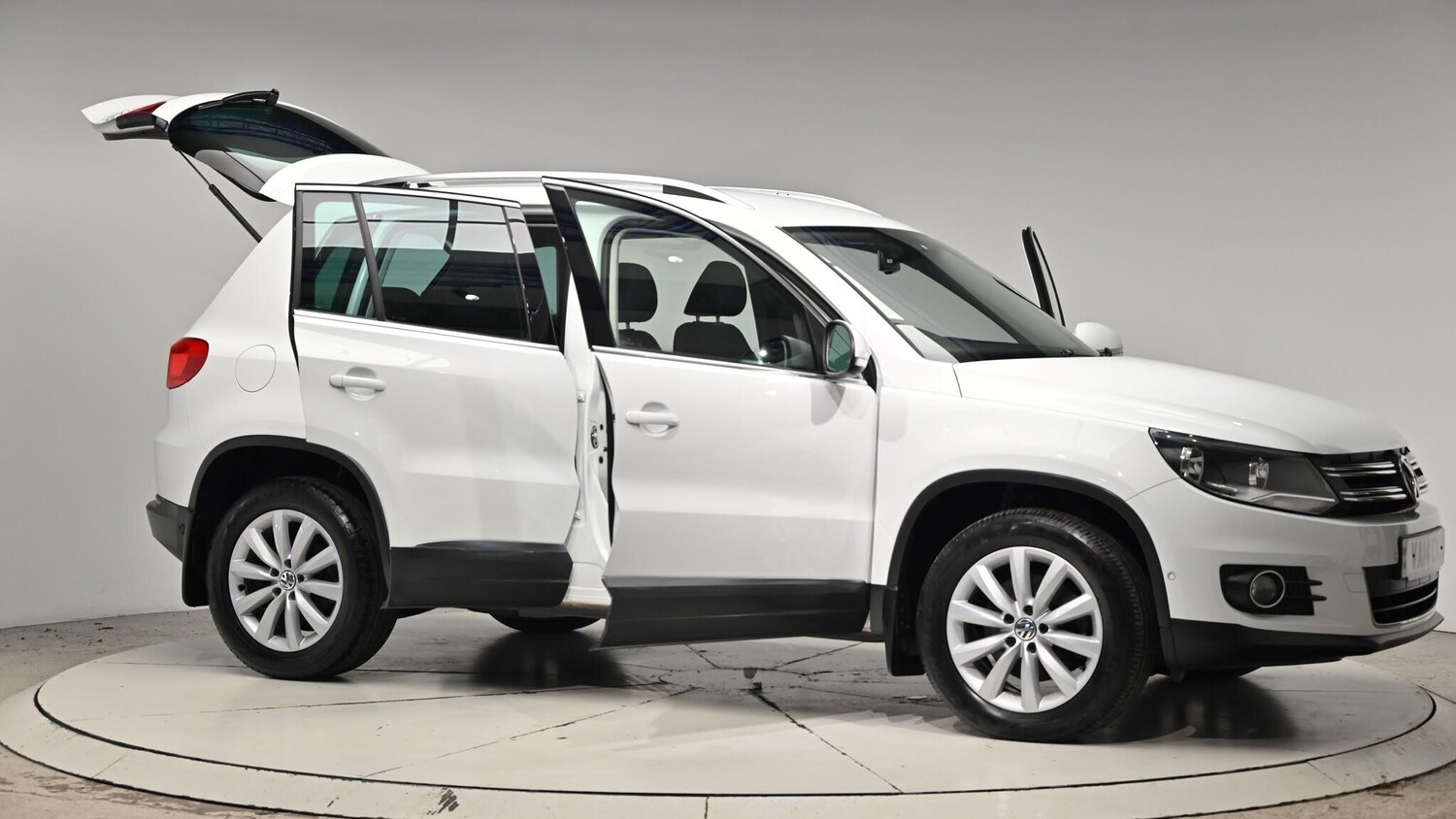 Used Volkswagen Tiguan 2014 for sale - 76832852: Photo 77