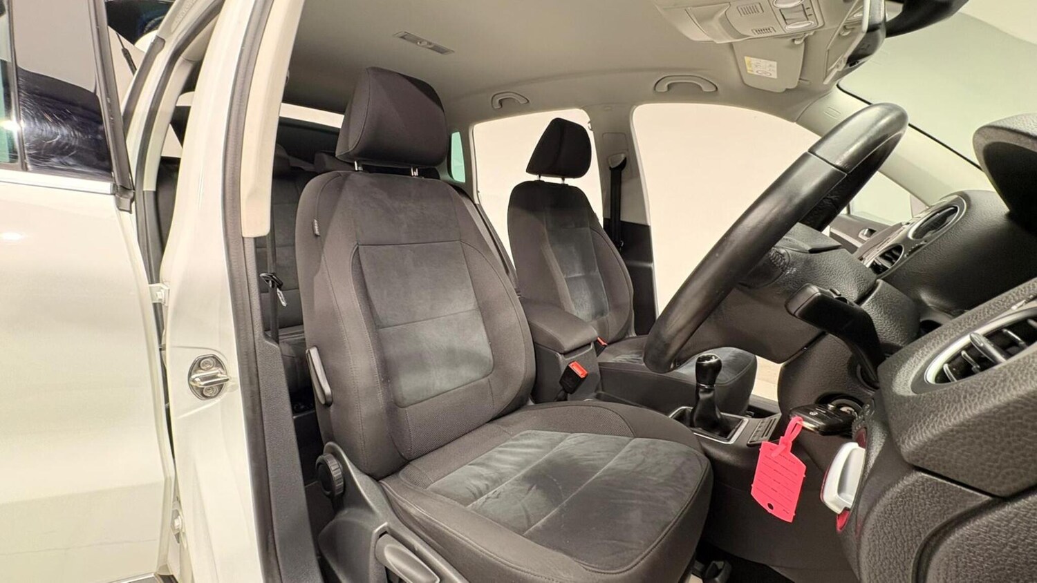 Used Volkswagen Tiguan 2014 for sale - 76832852: Photo 84