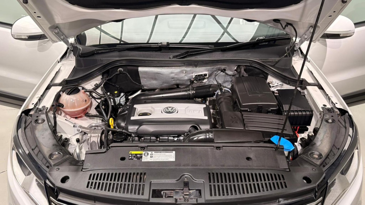 Used Volkswagen Tiguan 2014 for sale - 76832852: Photo 90