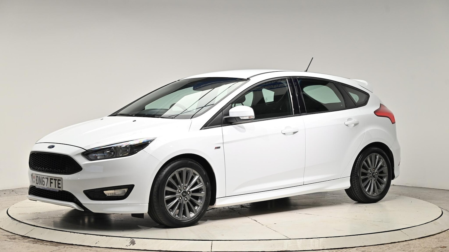 Used Ford Focus 2017 for sale - 77039701: Photo 16