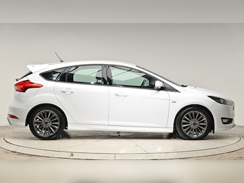 Used Ford Focus 2017 for sale - 77039701: Photo