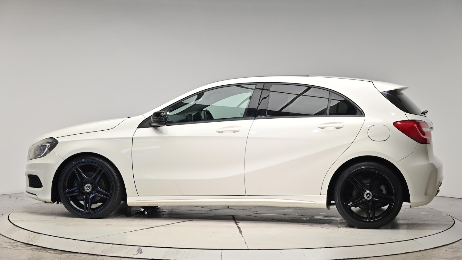 Used Mercedes-Benz A-Class 2013 for sale - 76550375: Photo 21