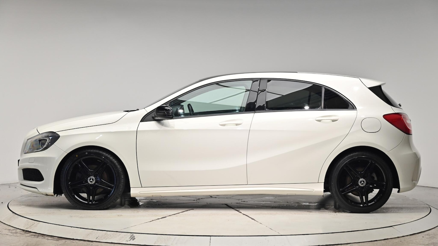 Used Mercedes-Benz A-Class 2013 for sale - 76550375: Photo 3