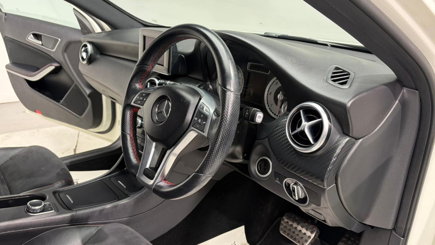 Used Mercedes-Benz A-Class 2013 for sale - 76550375: Photo 79