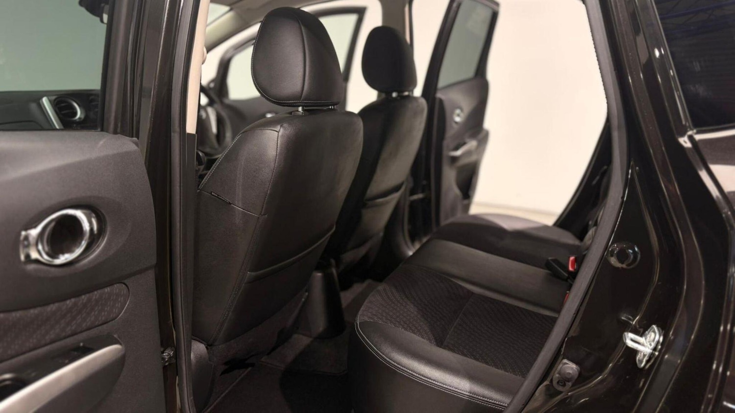 Used Nissan Note 2015 for sale - 76886377: Photo 85