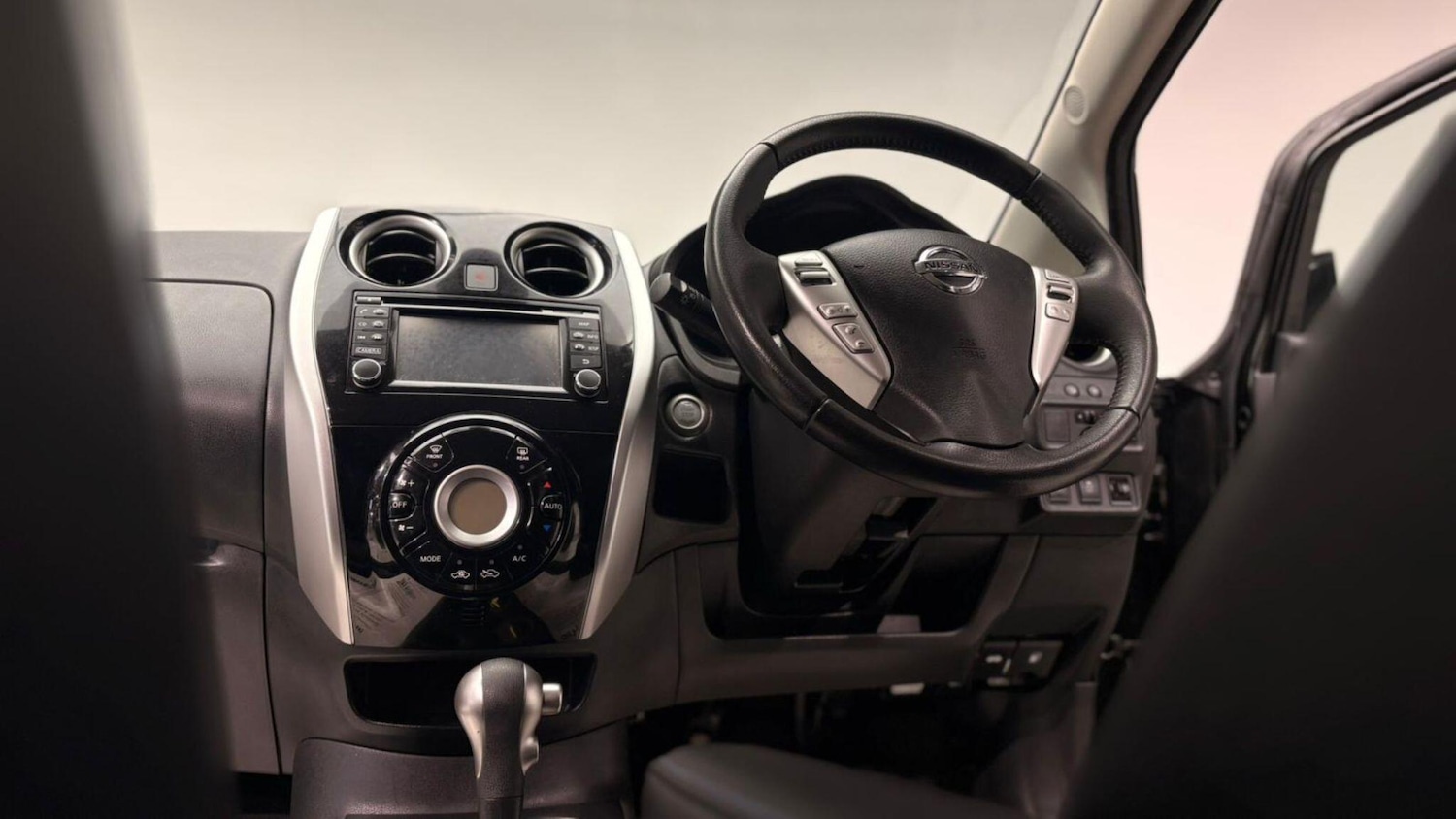 Used Nissan Note 2015 for sale - 76886377: Photo 87