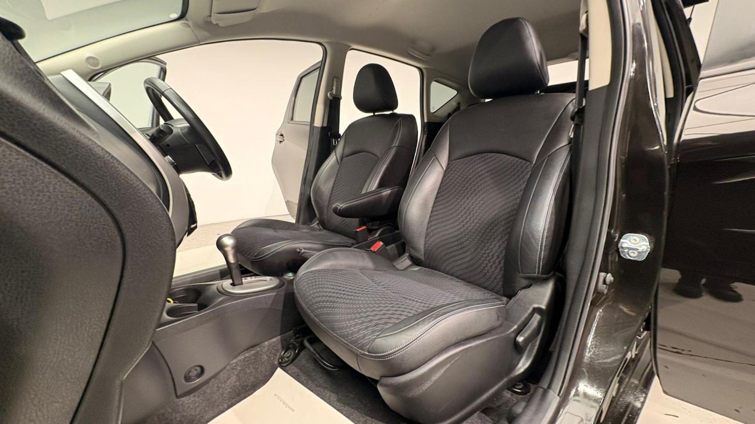 Used Nissan Note 2015 for sale - 76886377: Photo 92