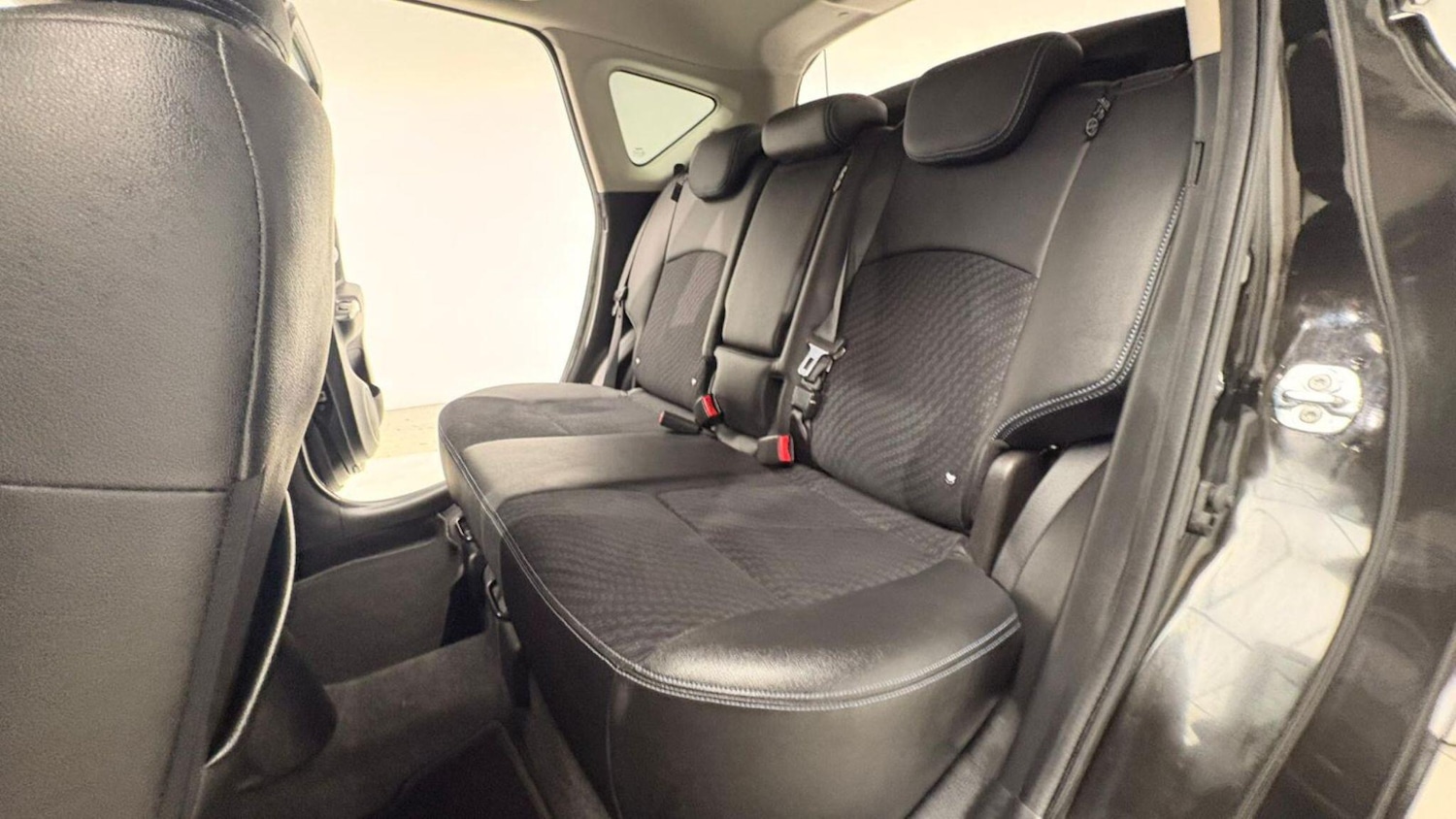 Used Nissan Note 2015 for sale - 76886377: Photo 95