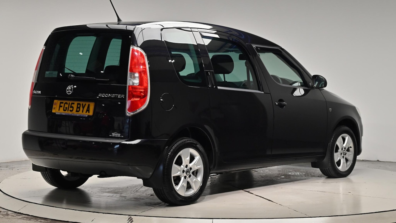 Used Skoda Roomster 2015 for sale - 76512758: Photo 6