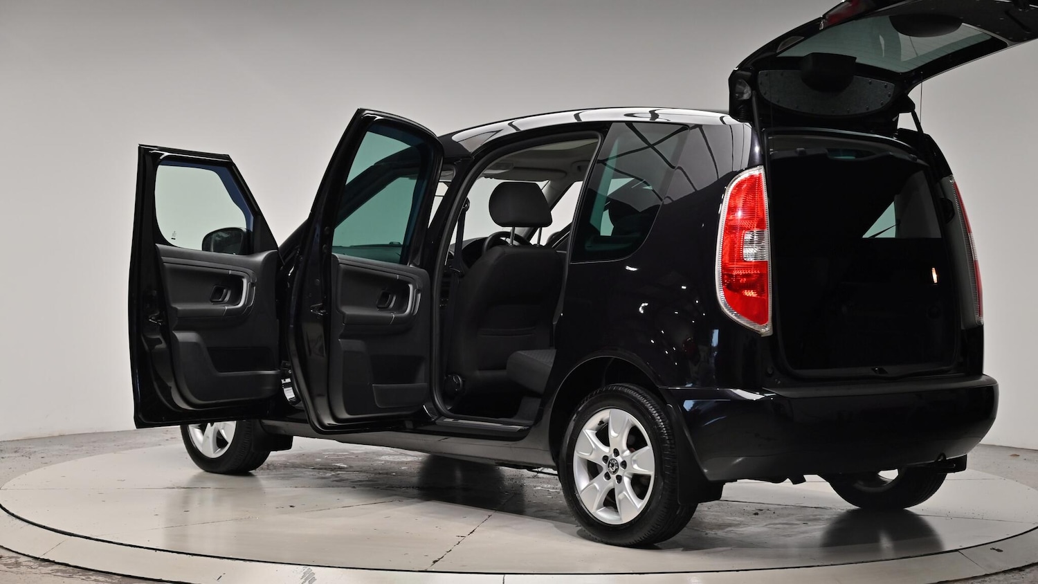 Used Skoda Roomster 2015 for sale - 76512758: Photo 61