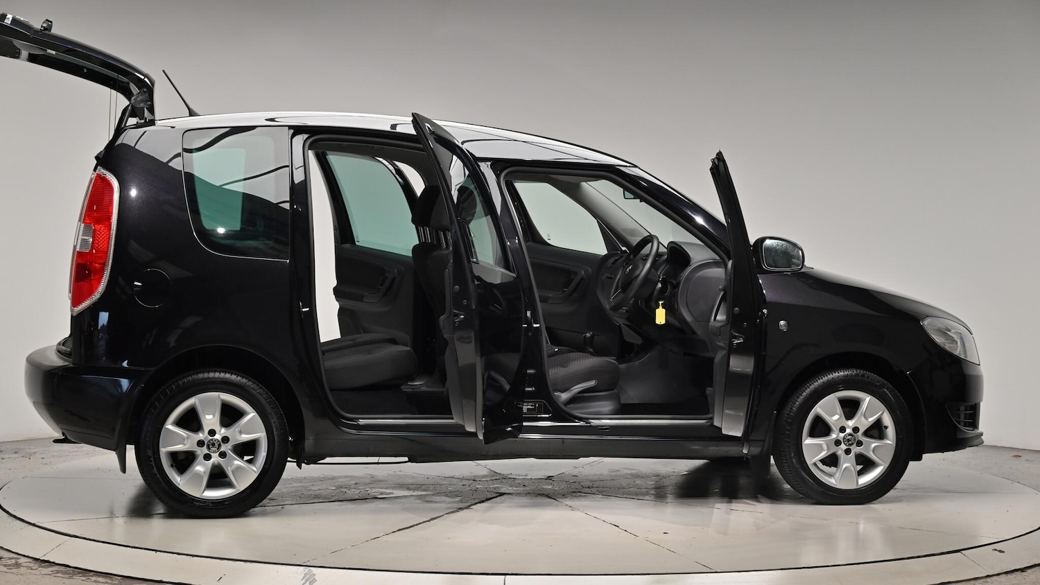 Used Skoda Roomster 2015 for sale - 76512758: Photo 73