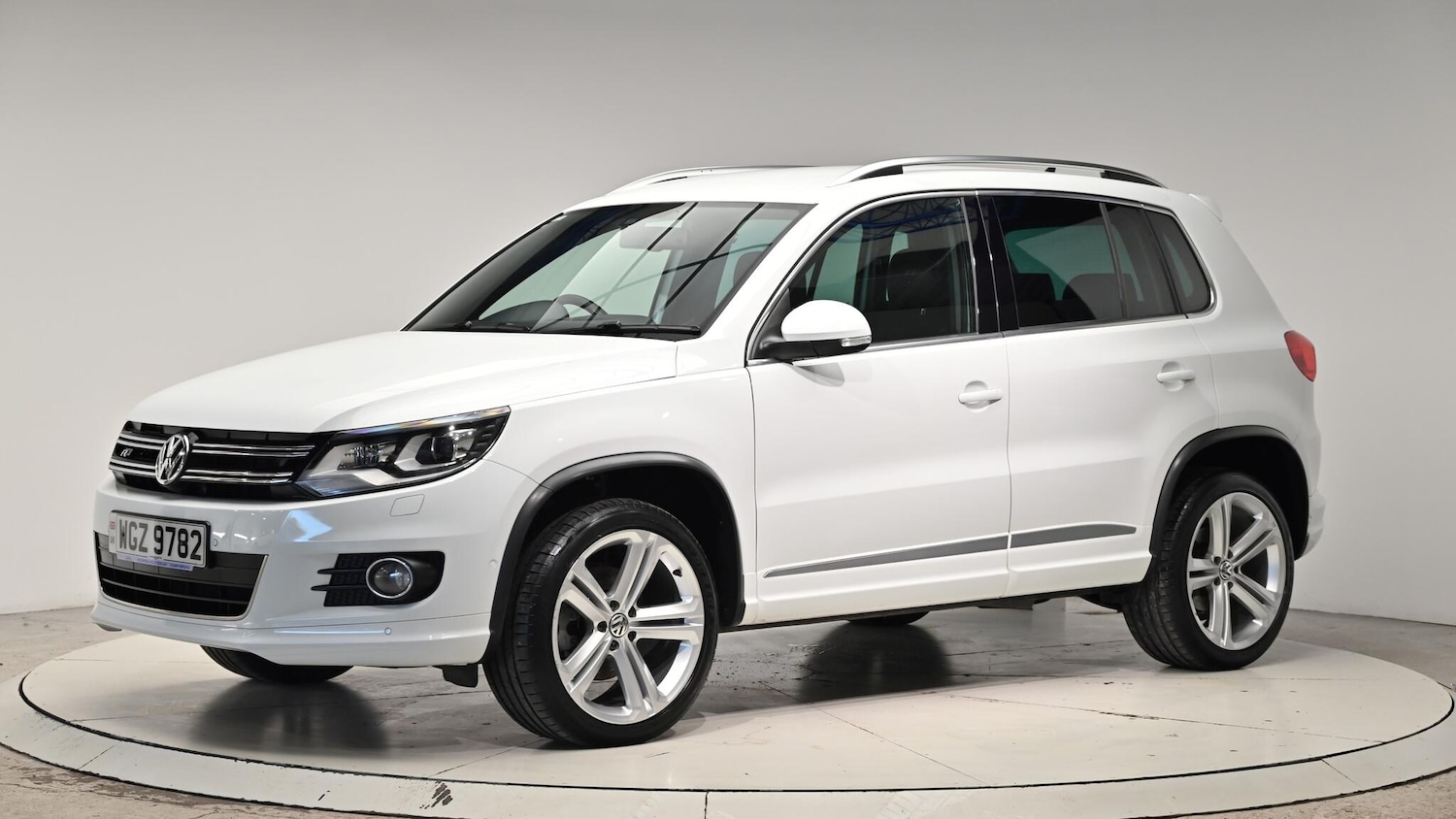 Used Volkswagen Tiguan 2015 for sale - 76613185: Photo 16