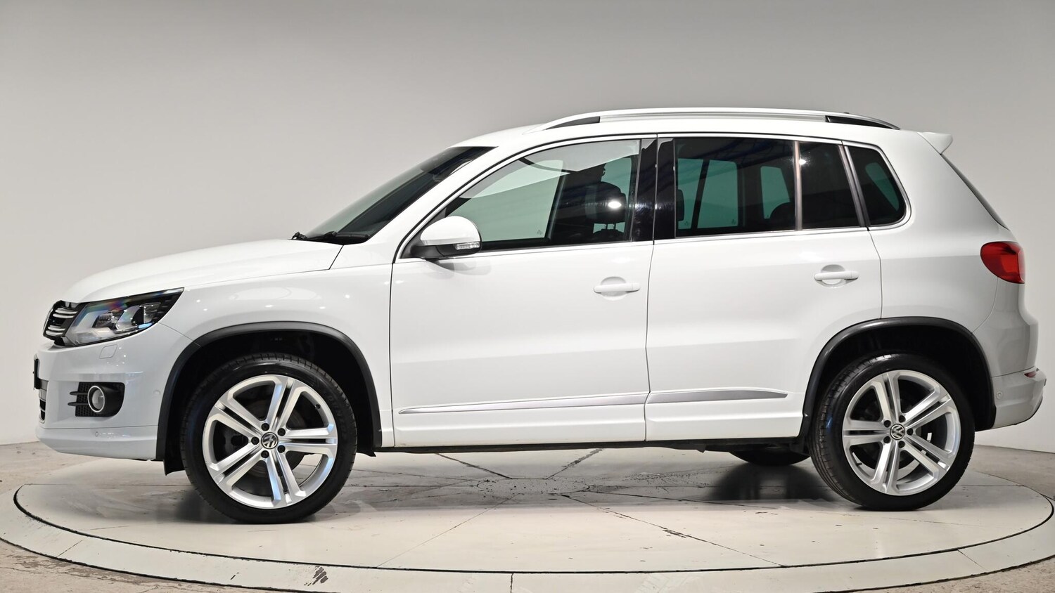 Used Volkswagen Tiguan 2015 for sale - 76613185: Photo 19
