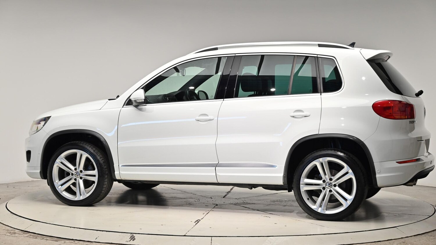 Used Volkswagen Tiguan 2015 for sale - 76613185: Photo 22