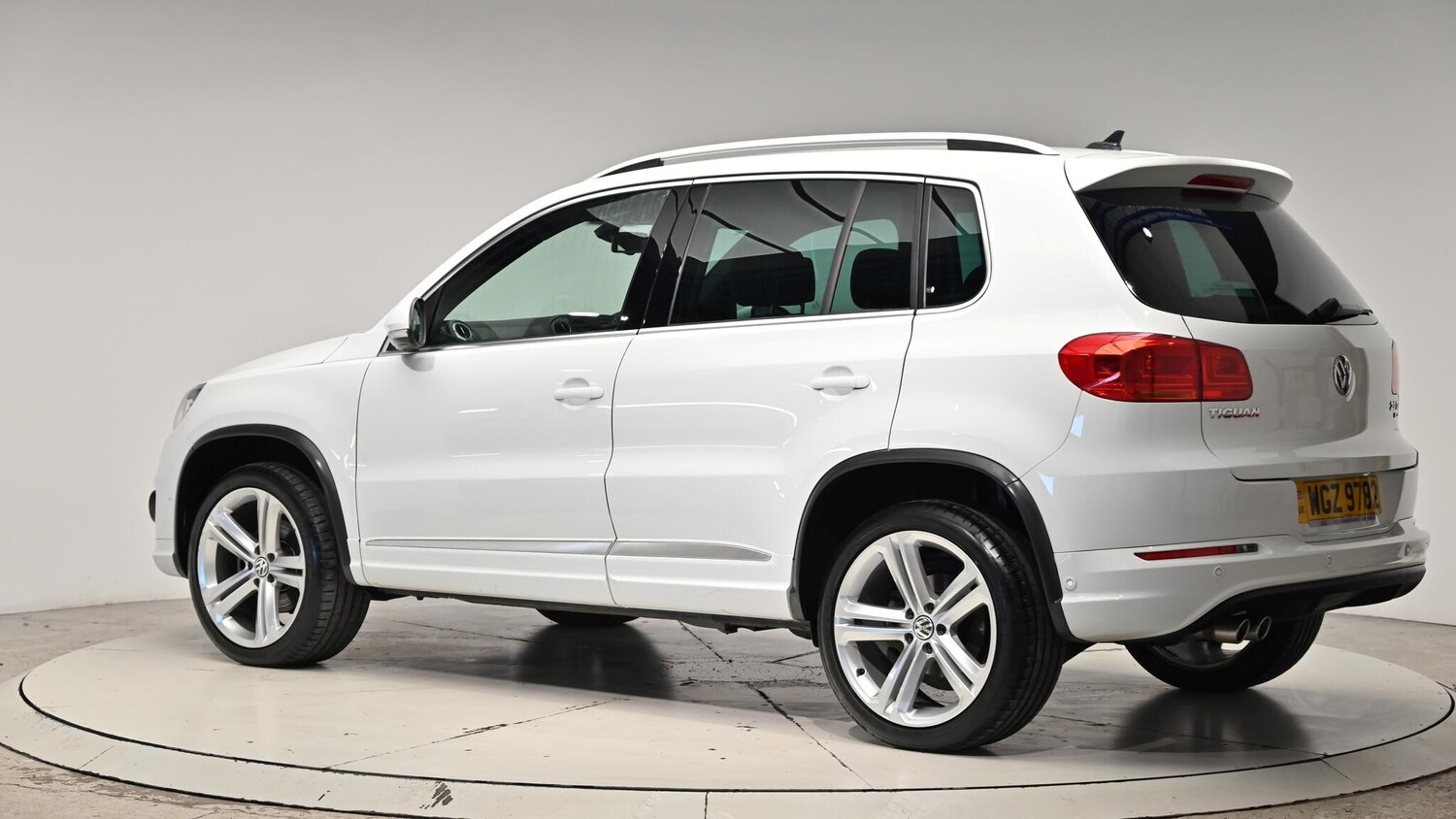 Used Volkswagen Tiguan 2015 for sale - 76613185: Photo 24