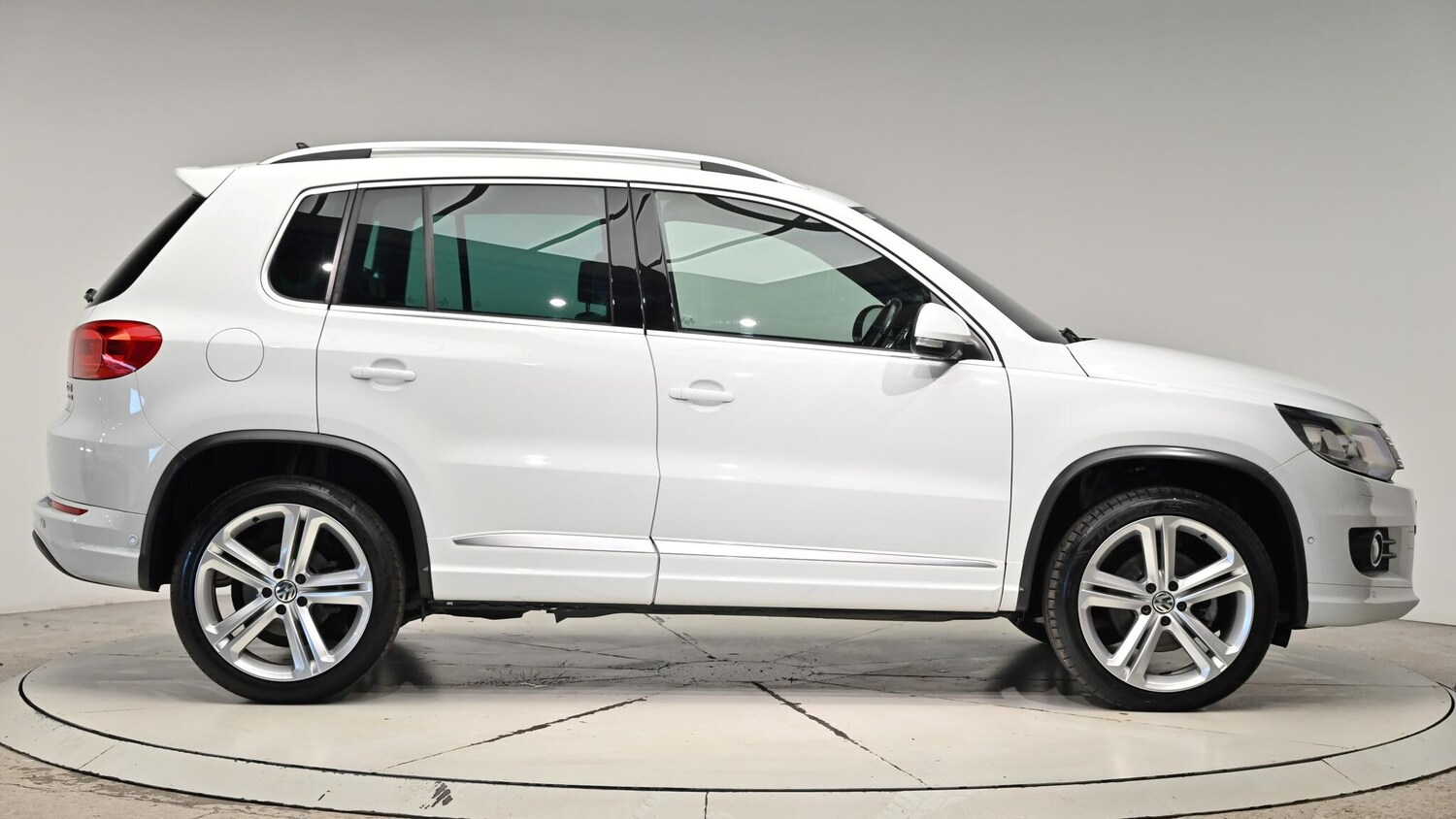 Used Volkswagen Tiguan 2015 for sale - 76613185: Photo 38