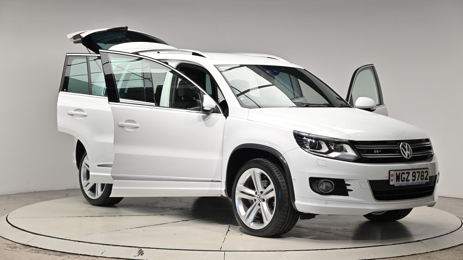 Used Volkswagen Tiguan 2015 for sale - 76613185: Photo 43