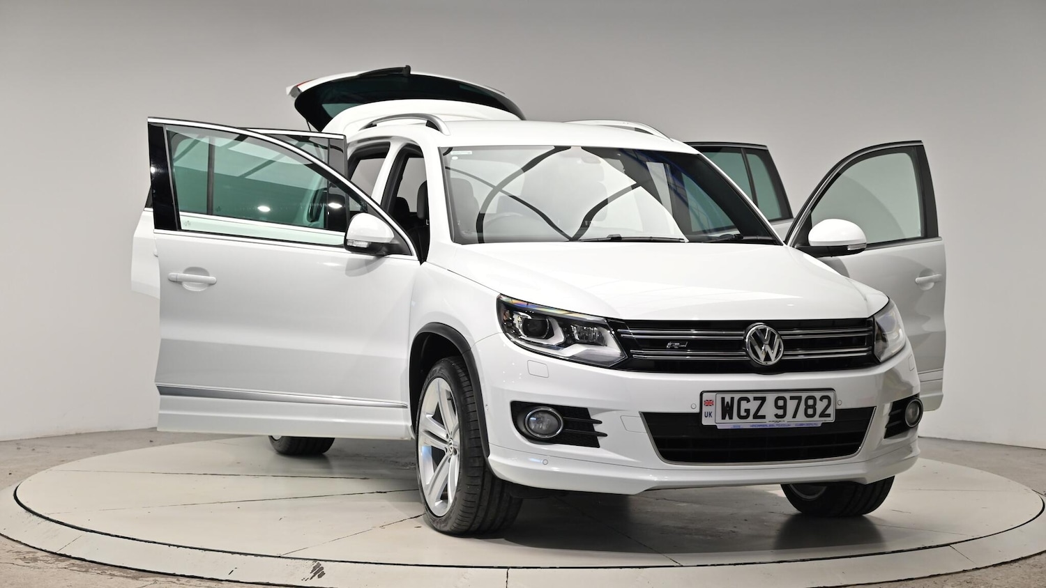 Used Volkswagen Tiguan 2015 for sale - 76613185: Photo 45