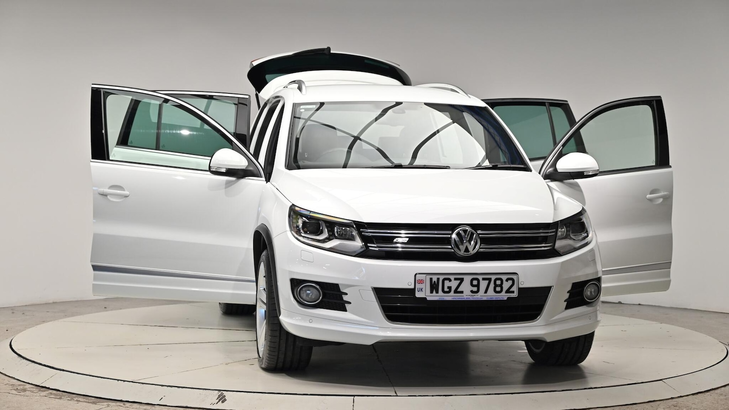 Used Volkswagen Tiguan 2015 for sale - 76613185: Photo 46