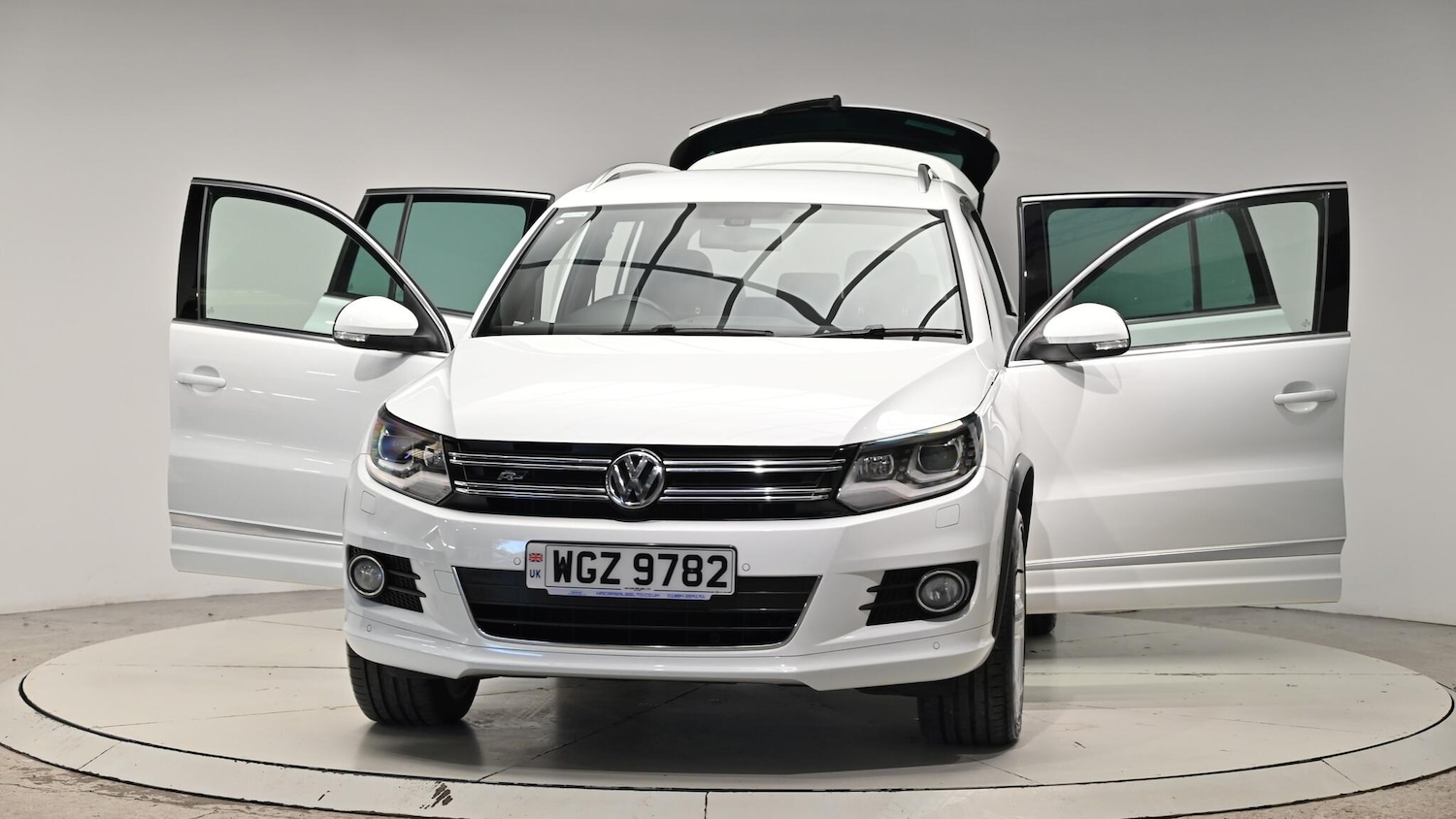 Used Volkswagen Tiguan 2015 for sale - 76613185: Photo 48