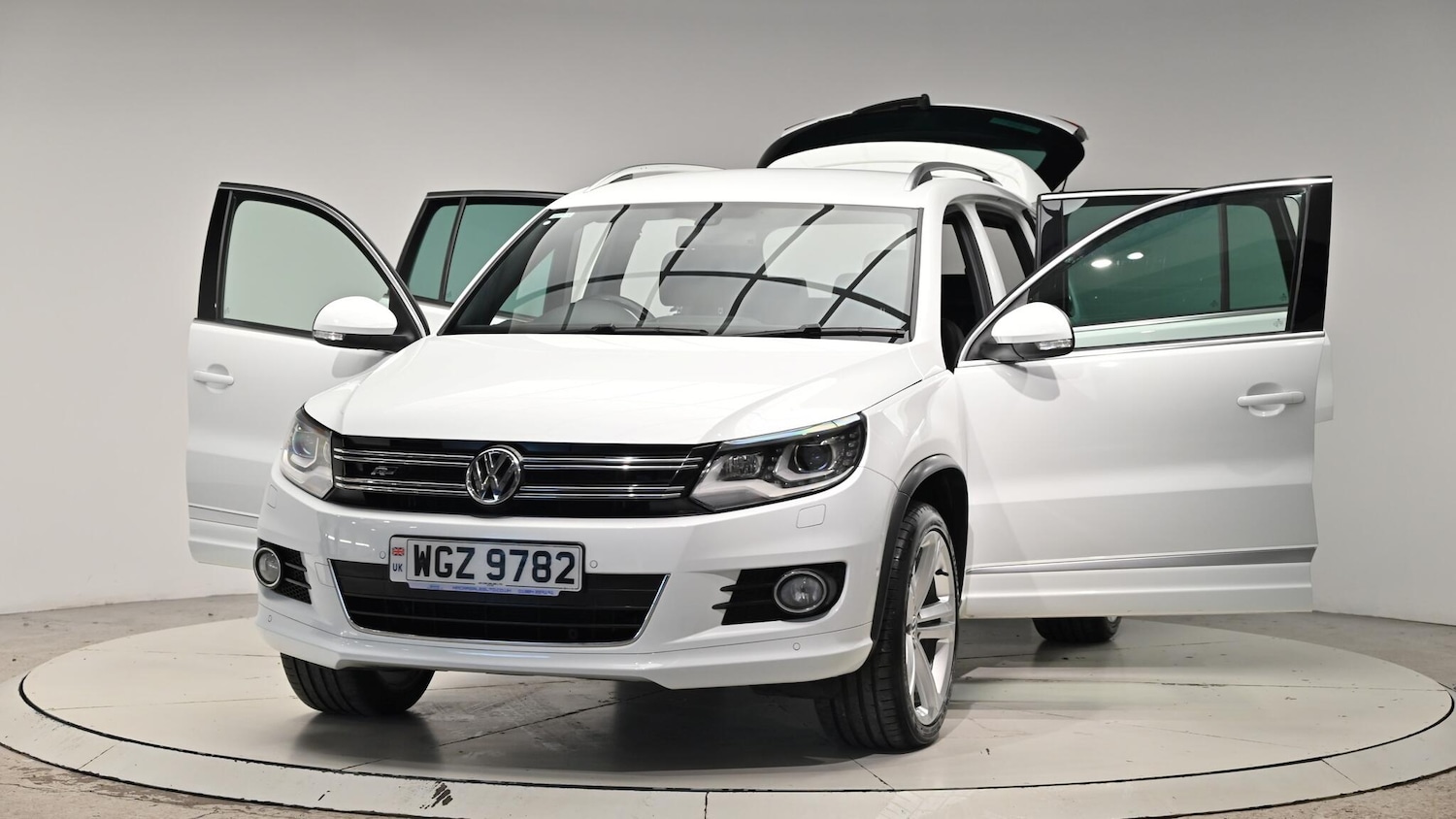 Used Volkswagen Tiguan 2015 for sale - 76613185: Photo 49