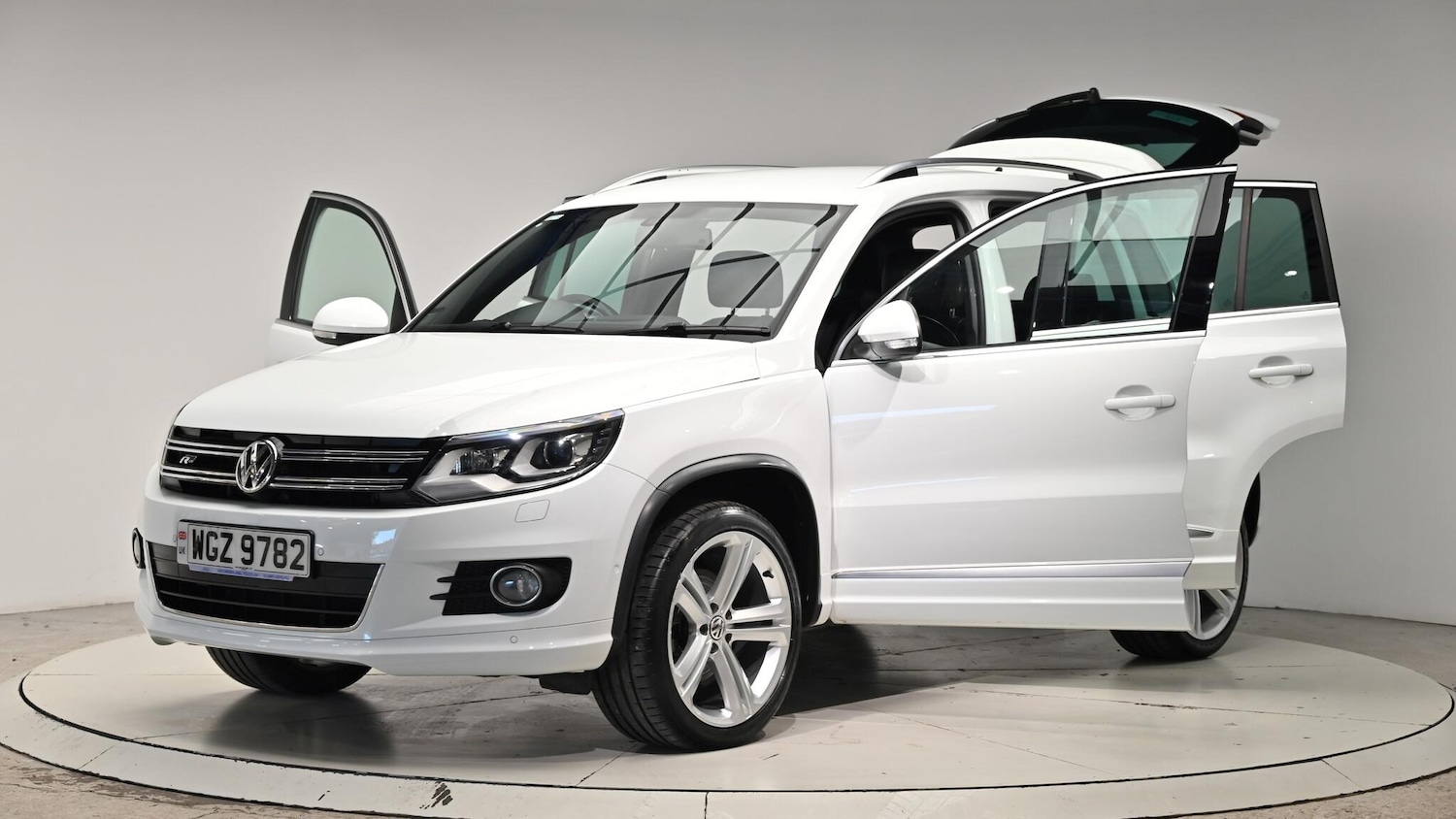 Used Volkswagen Tiguan 2015 for sale - 76613185: Photo 51