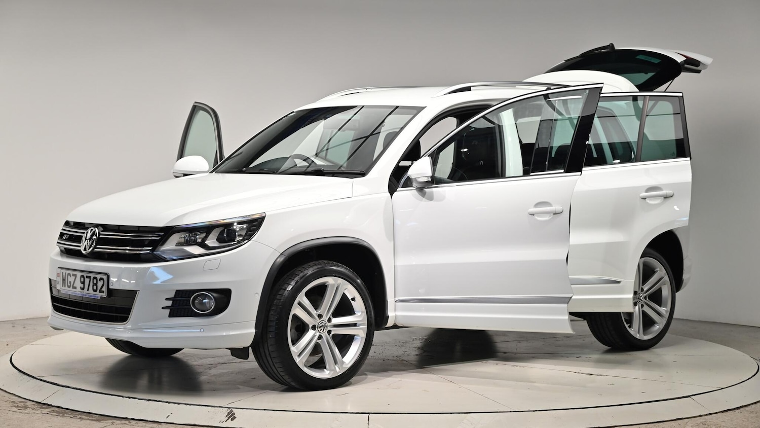 Used Volkswagen Tiguan 2015 for sale - 76613185: Photo 52