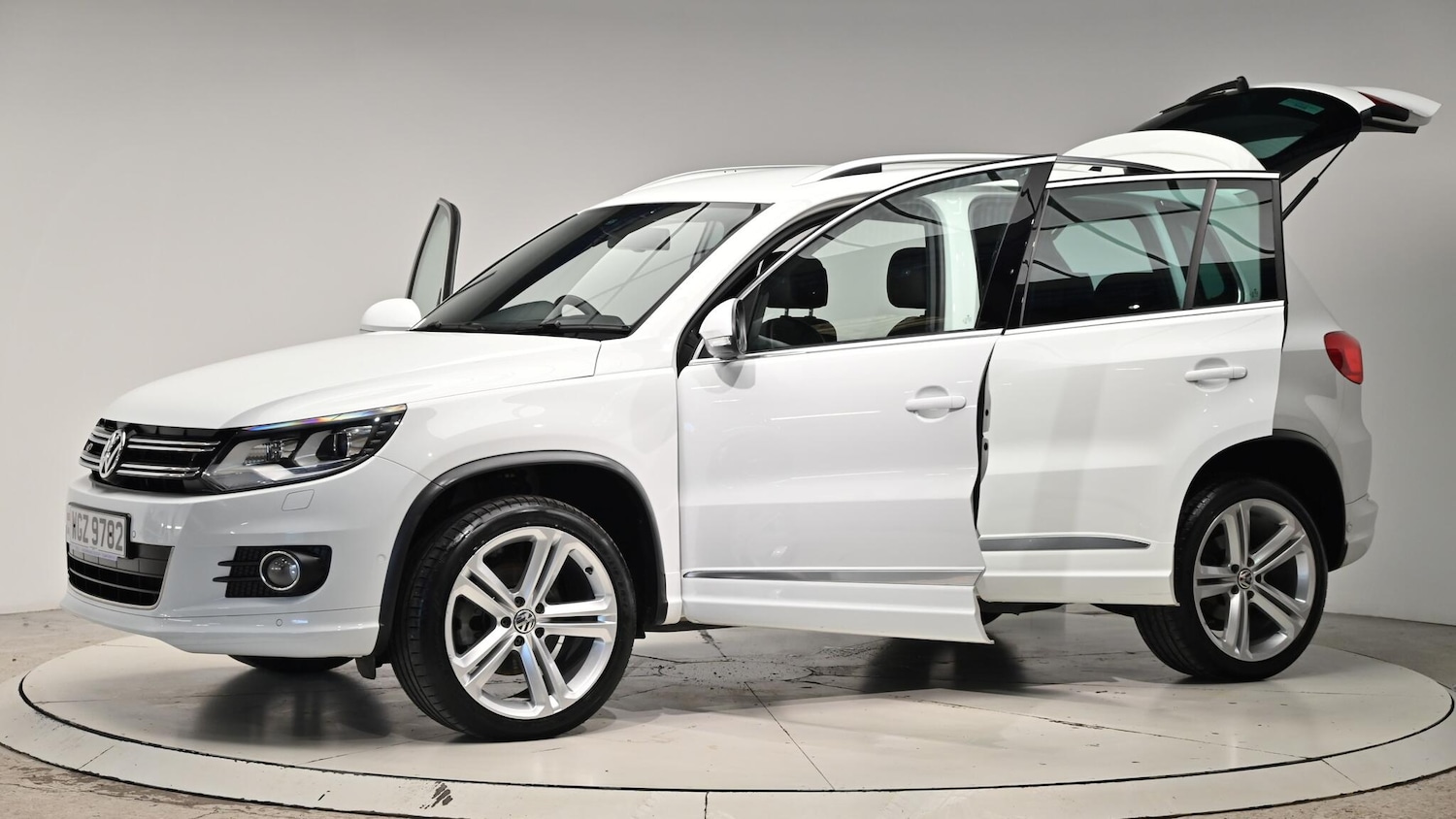 Used Volkswagen Tiguan 2015 for sale - 76613185: Photo 53