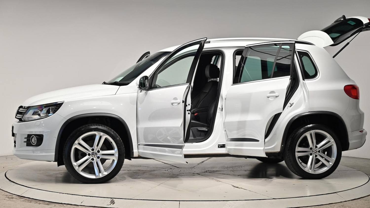 Used Volkswagen Tiguan 2015 for sale - 76613185: Photo 55