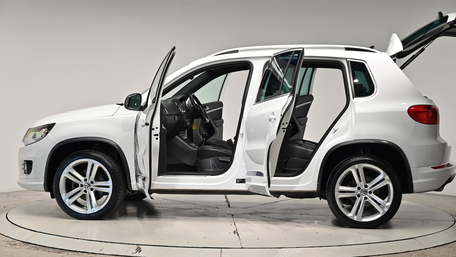 Used Volkswagen Tiguan 2015 for sale - 76613185: Photo 57