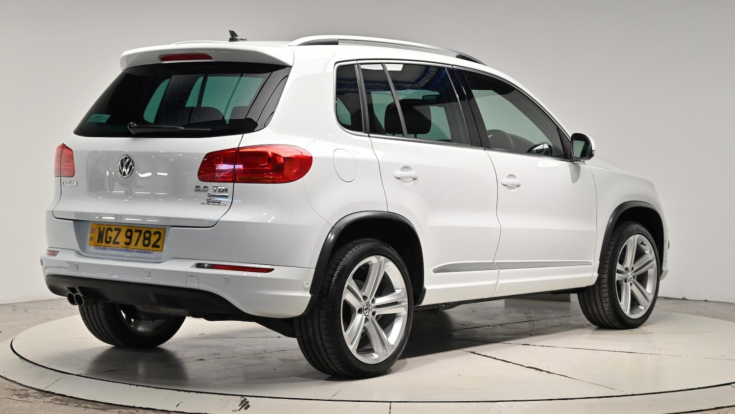 Used Volkswagen Tiguan 2015 for sale - 76613185: Photo 6