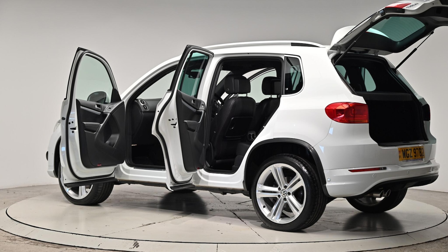 Used Volkswagen Tiguan 2015 for sale - 76613185: Photo 60