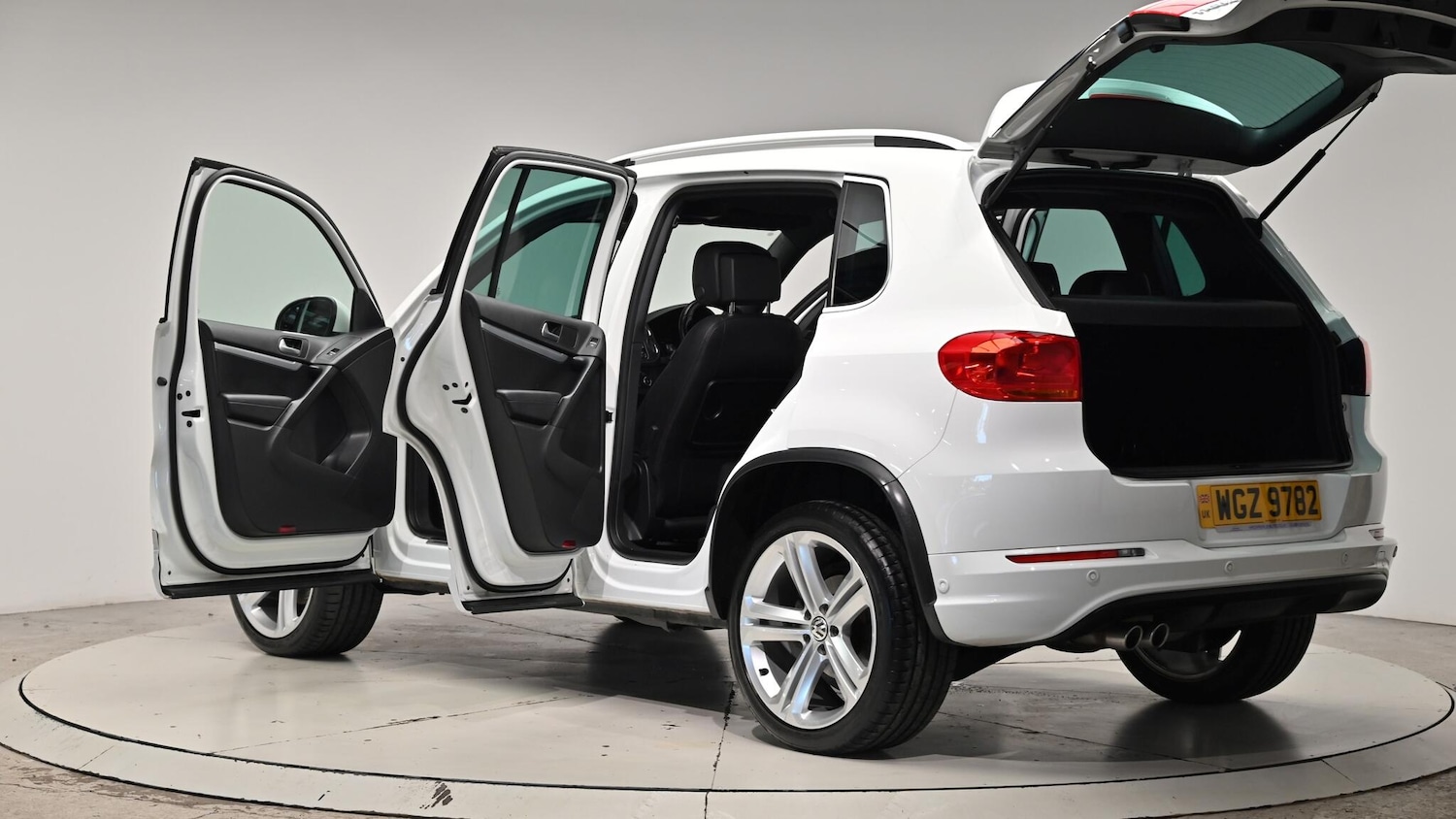 Used Volkswagen Tiguan 2015 for sale - 76613185: Photo 61