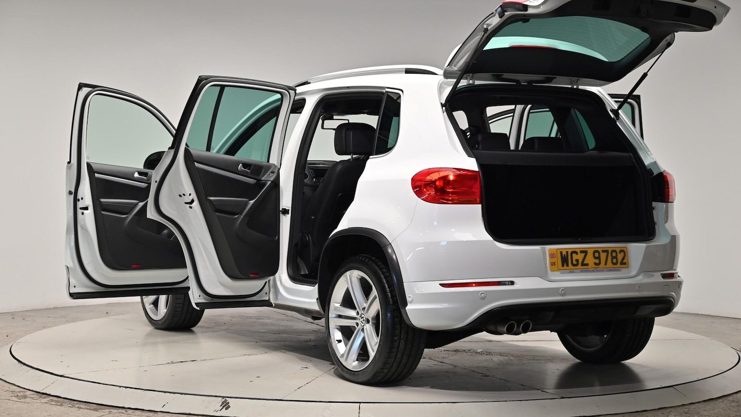 Used Volkswagen Tiguan 2015 for sale - 76613185: Photo 62