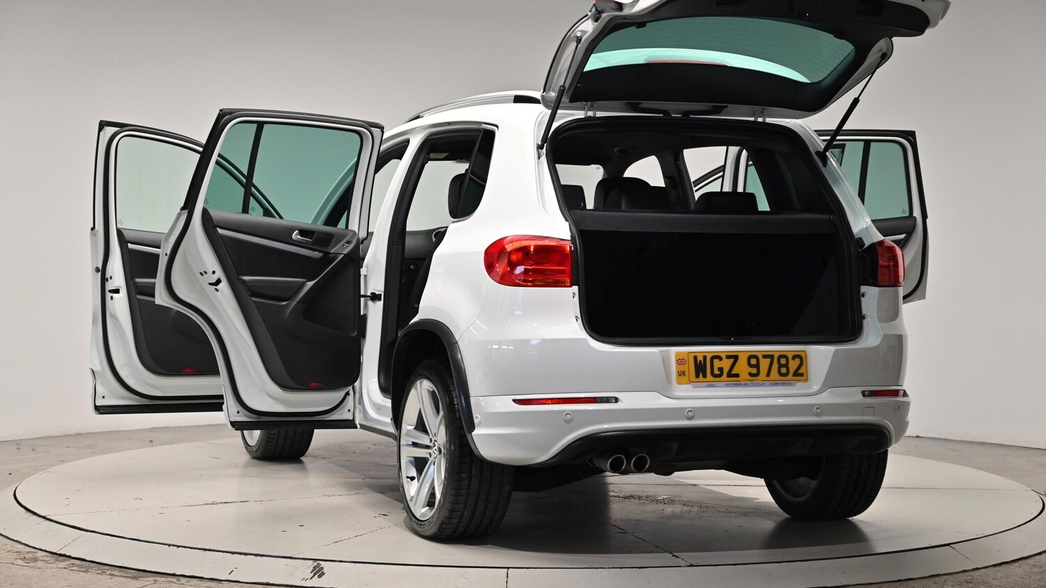 Used Volkswagen Tiguan 2015 for sale - 76613185: Photo 63