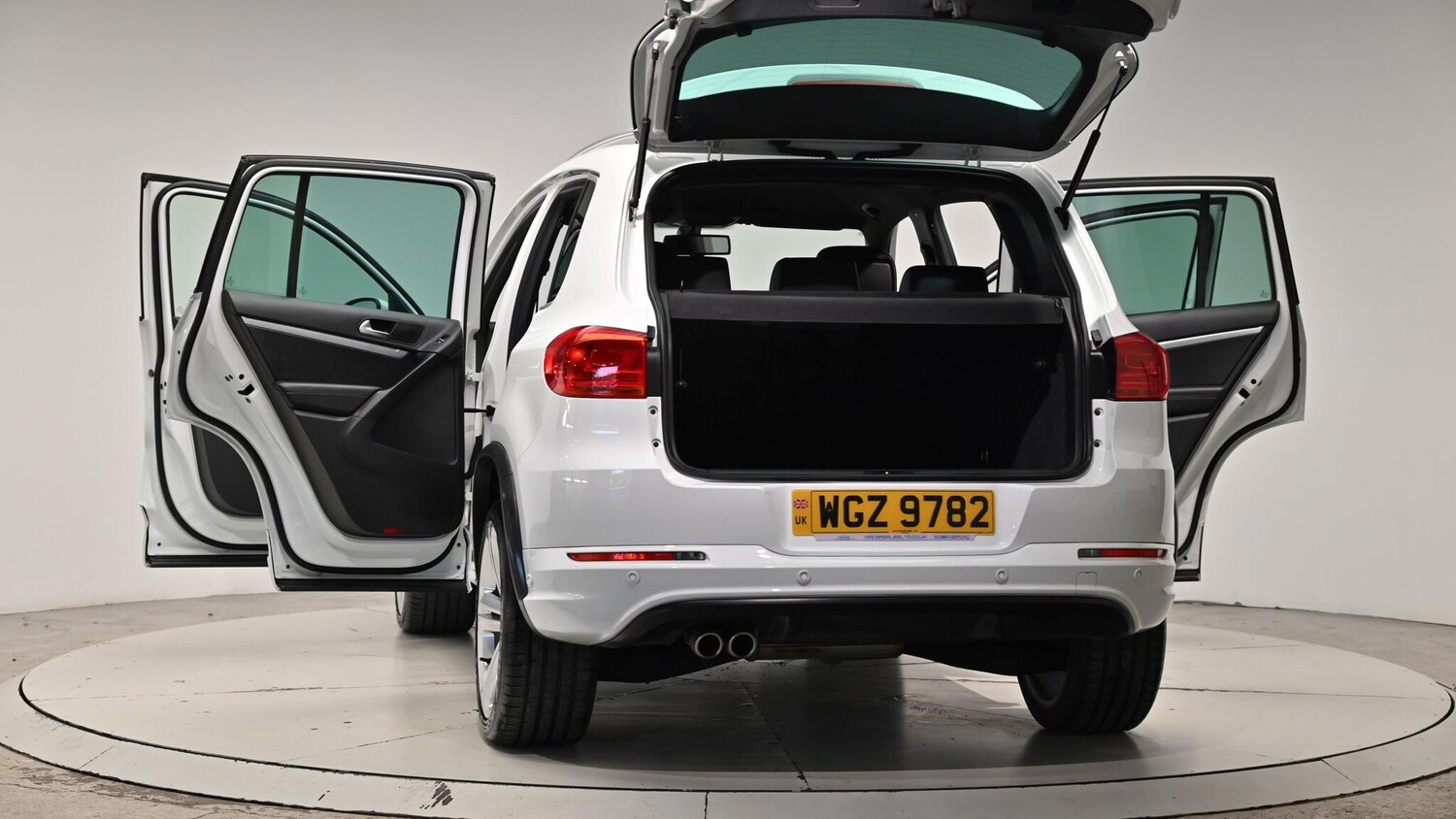 Used Volkswagen Tiguan 2015 for sale - 76613185: Photo 64