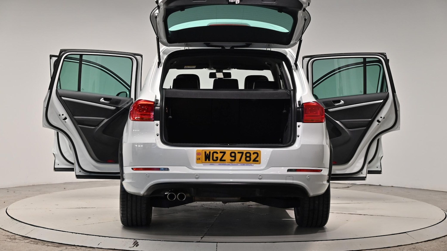 Used Volkswagen Tiguan 2015 for sale - 76613185: Photo 65