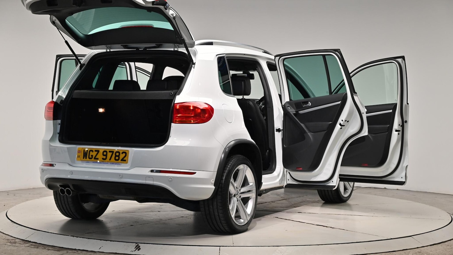 Used Volkswagen Tiguan 2015 for sale - 76613185: Photo 68