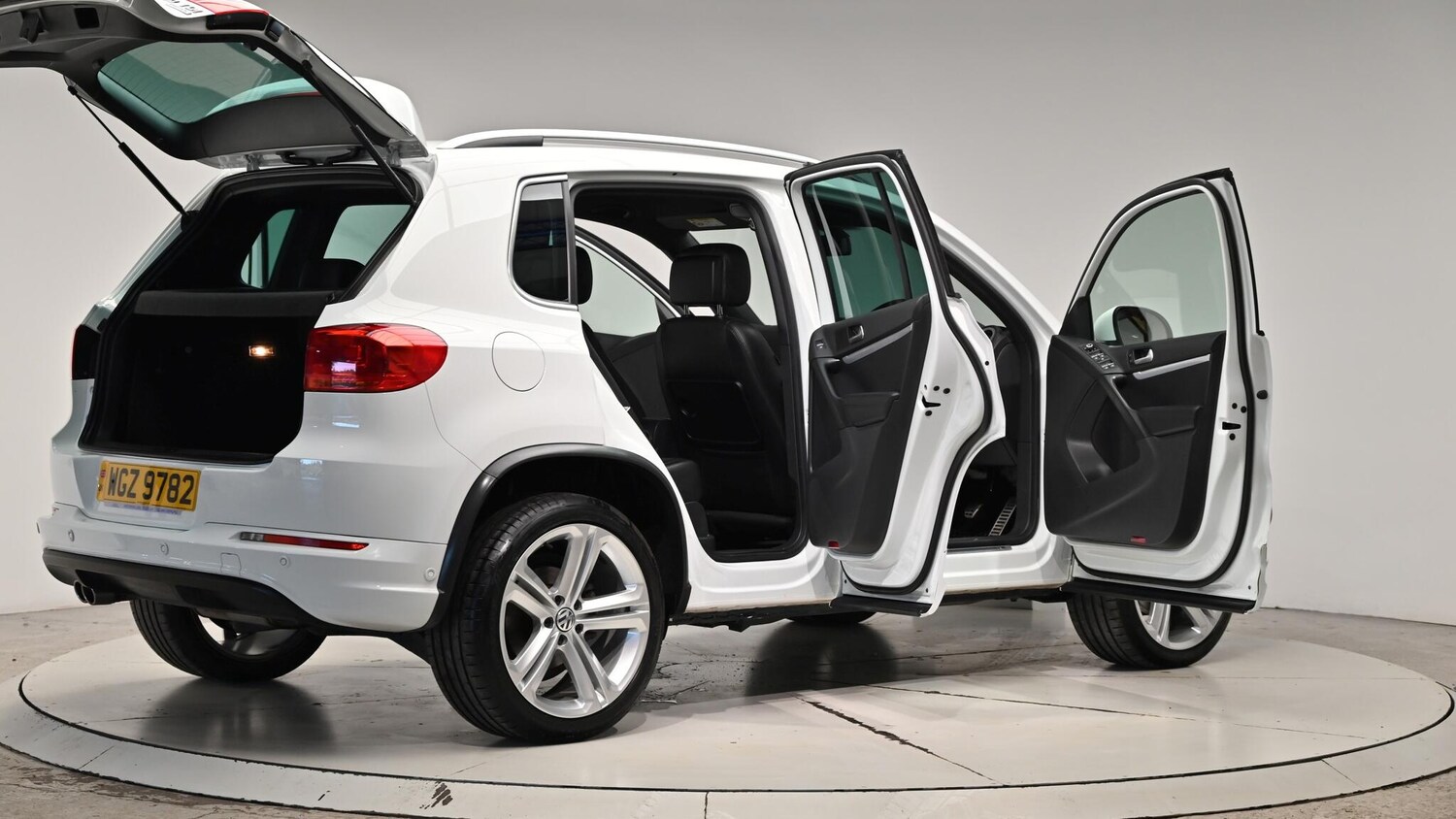 Used Volkswagen Tiguan 2015 for sale - 76613185: Photo 70