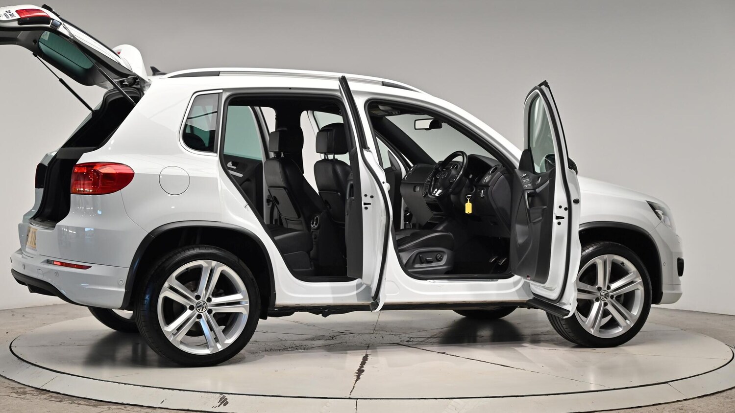 Used Volkswagen Tiguan 2015 for sale - 76613185: Photo 72