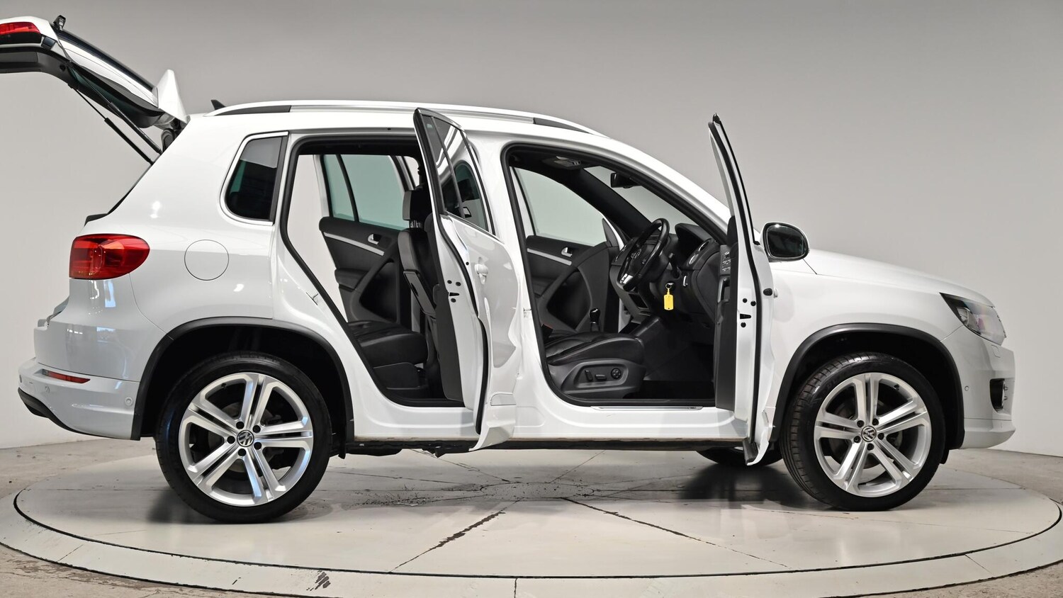 Used Volkswagen Tiguan 2015 for sale - 76613185: Photo 73