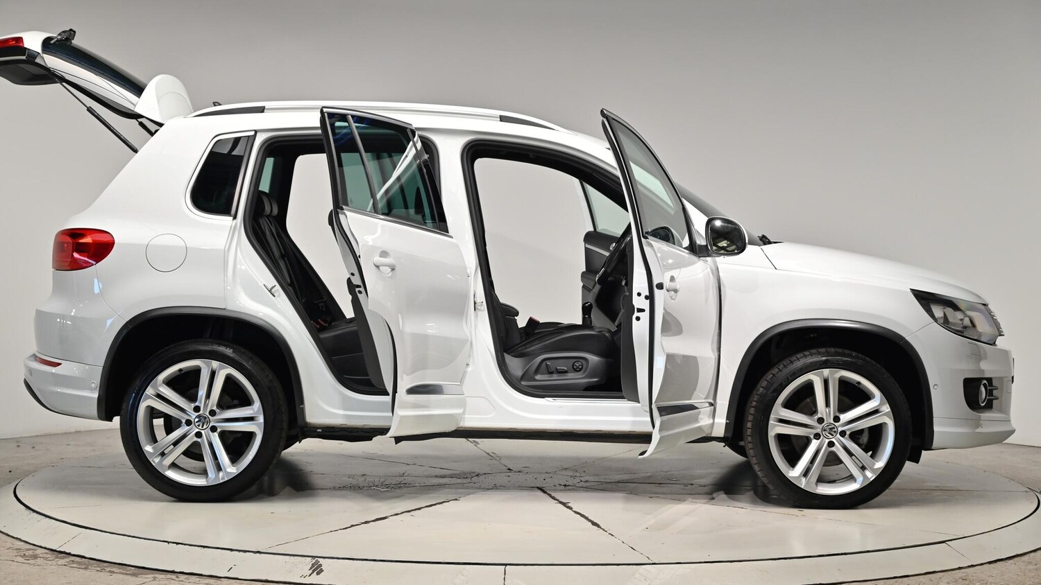 Used Volkswagen Tiguan 2015 for sale - 76613185: Photo 74