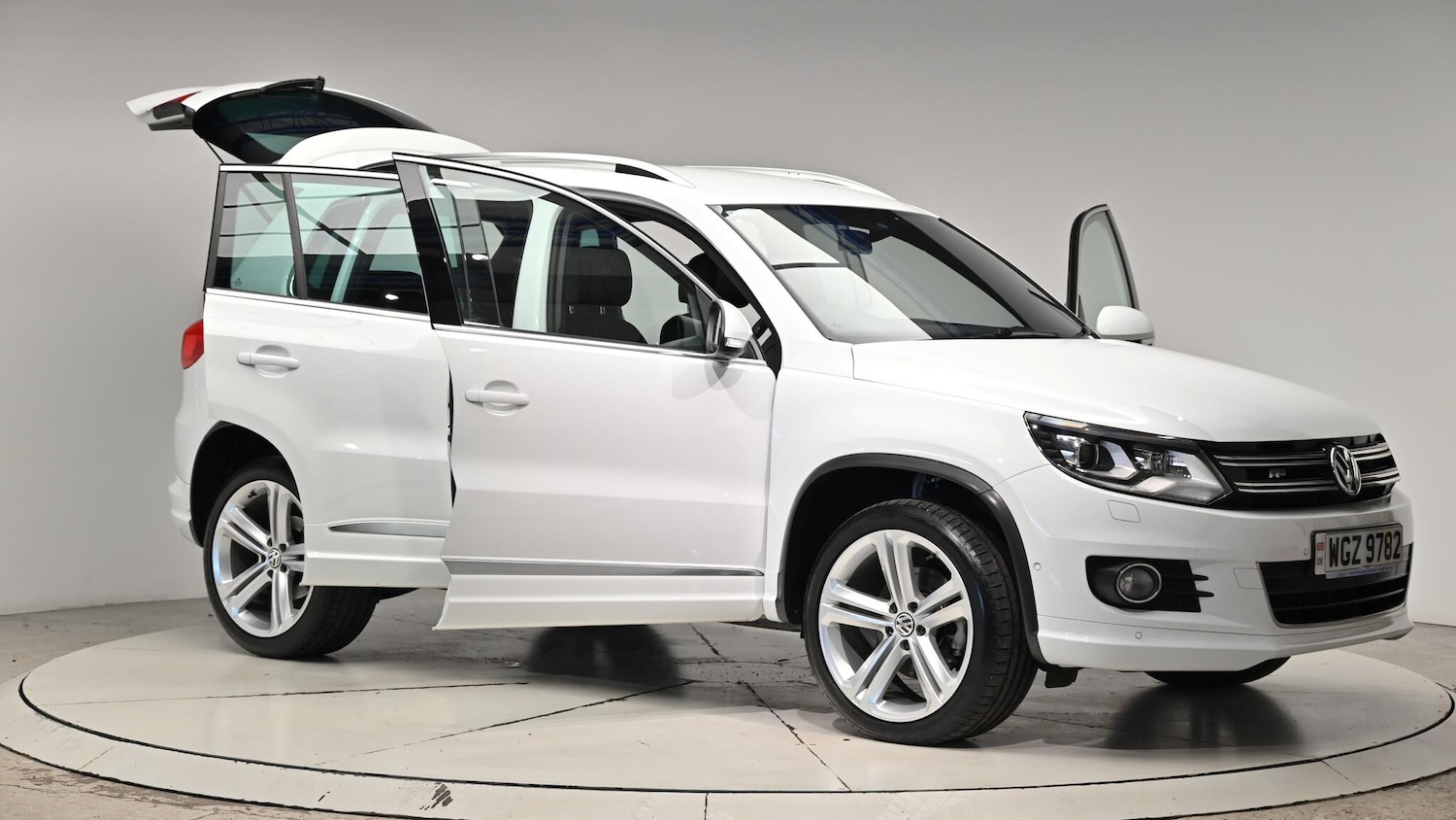 Used Volkswagen Tiguan 2015 for sale - 76613185: Photo 78