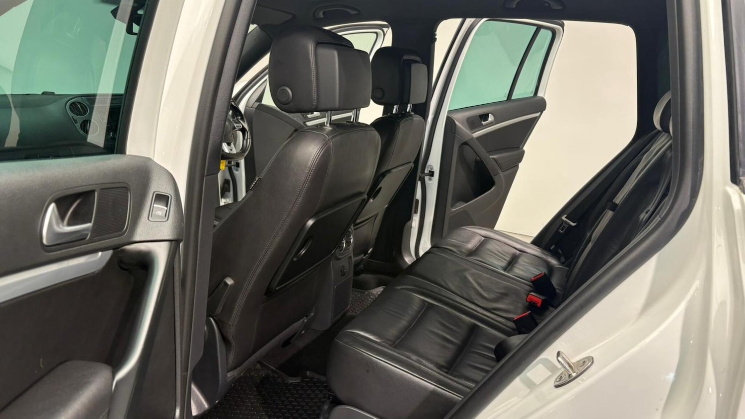 Used Volkswagen Tiguan 2015 for sale - 76613185: Photo 82