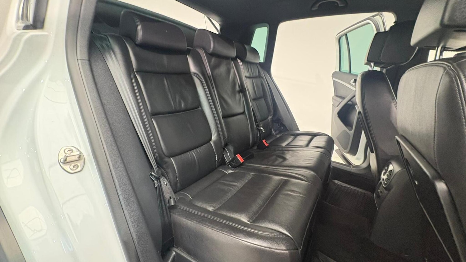 Used Volkswagen Tiguan 2015 for sale - 76613185: Photo 85