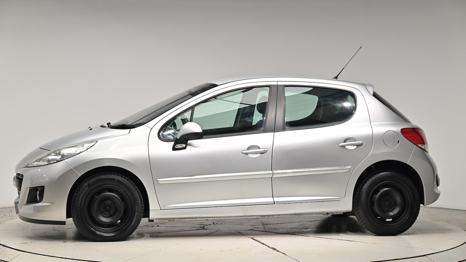 Used Peugeot 207 2011 for sale - 76701929: Photo 19